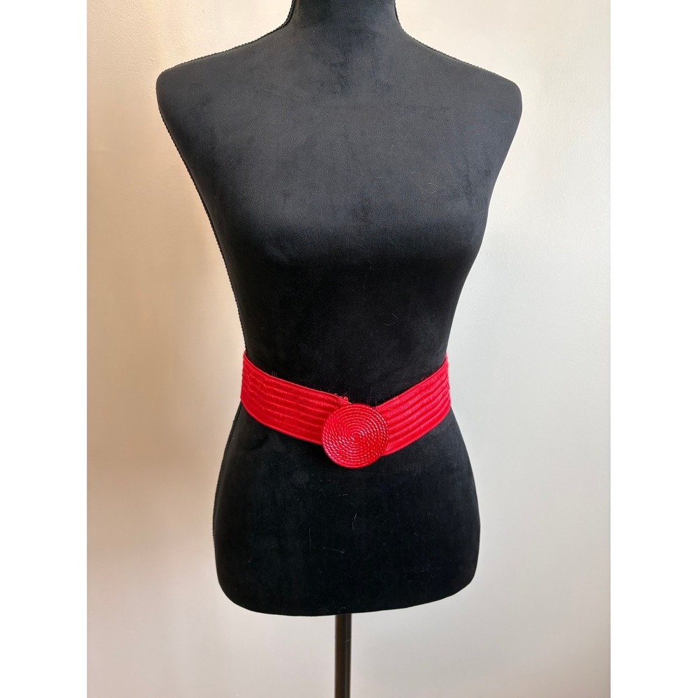 Vintage Red Elastic Cinch Belt‎ with Textured Swirl Buckle Retro Waist Accessory